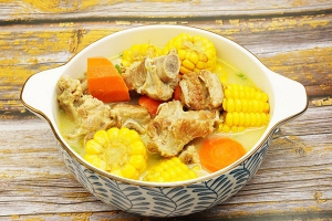 胡萝卜玉米排骨汤的做法和功效